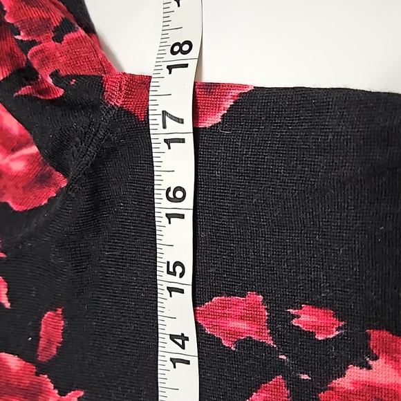 Talbots Petite Red & Black Floral Pure Merino Wool 3/4 Sleeve Top #W-875 - Picture 8 of 11